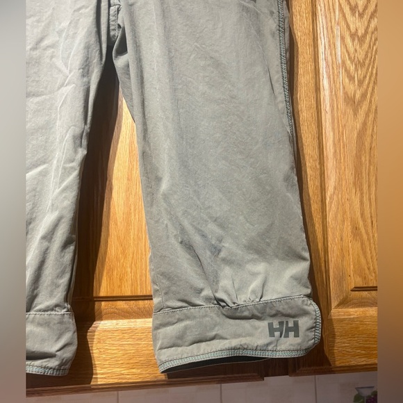 Helly Hansen Women’s Khaki Green Cargo Capri Pants/Shorts Size 30 EUC - Picture 8 of 9